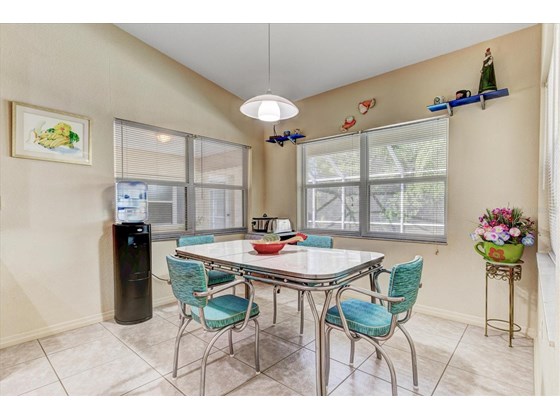 Breakfast room - Single Family Home for sale at 1518 Bel Air Star Pkwy, Sarasota, FL 34240 - MLS Number is A4506654