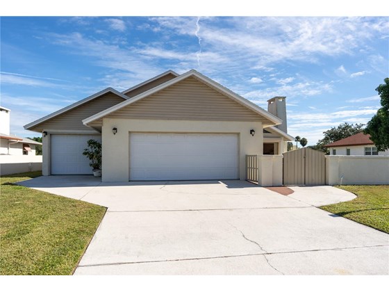 Single Family Home for sale at 6119 45th St W, Bradenton, FL 34210 - MLS Number is A4510894