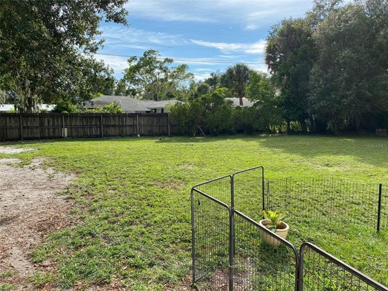 Back Yard - Single Family Home for sale at 440 S Lime Ave, Sarasota, FL 34237 - MLS Number is A4514383
