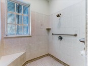 Walk-in shower - Single Family Home for sale at 5227 Siesta Cove Dr, Sarasota, FL 34242 - MLS Number is A4519271