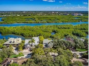 Single Family Home for sale at 5227 Siesta Cove Dr, Sarasota, FL 34242 - MLS Number is A4519271