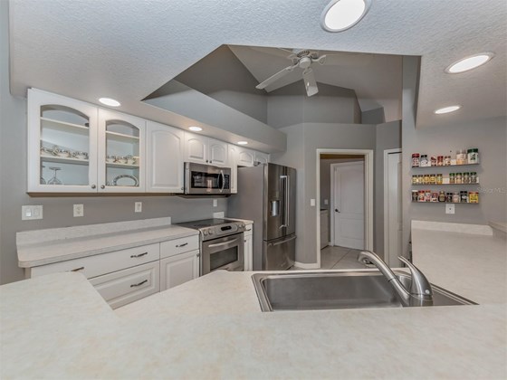 Kitchen - Single Family Home for sale at 4700 Forbes Trl, Venice, FL 34292 - MLS Number is N6118561