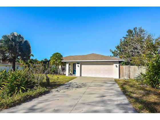 Front - Single Family Home for sale at 5948 Viola Rd, Venice, FL 34293 - MLS Number is N6119143